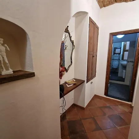 Florentine Pontevecchio By Sweet Homes