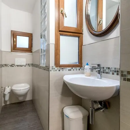 Apartment Florentine Pontevecchio By Sweet Homes Florence